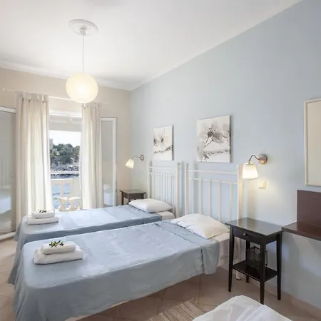 Seafront Elegant Apartament *